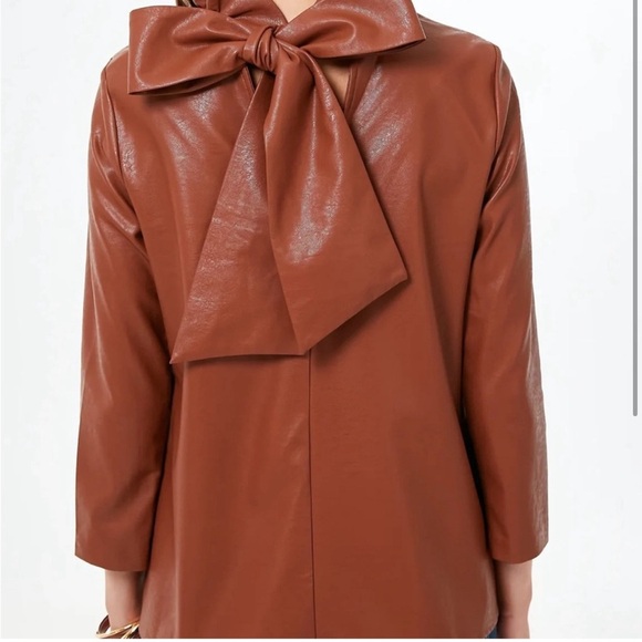 Tuckernuck Cognac Faux Leather Faye Ruffle Bow Neck Quarter Sleeve Blouse- XS - Picture 4 of 9